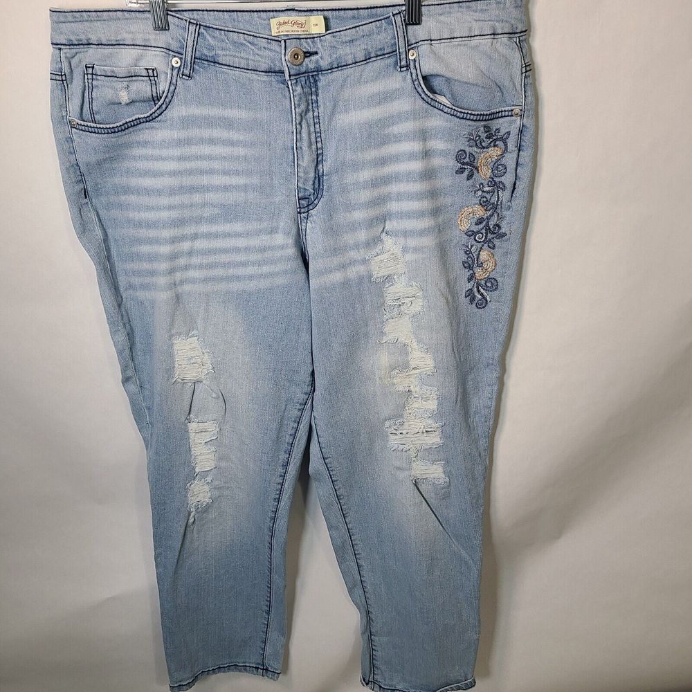 Faded Glory Light Wash Size 22W Blue Jeans Flower Embroidery Distressed Denim